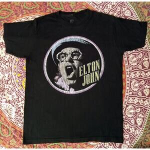 Elton John Rocket Man Distressed Graphic Band Tee Shirt Retro Style Glam SZ M